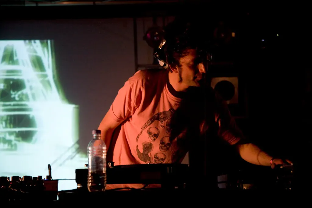 Bloc Weekend 2009 — documentary, event and music photograph in Minehead, Somerset, UK, frame 6 of 114.